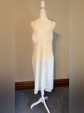 Vintage Ivory Lace-Trim Slip Chemise